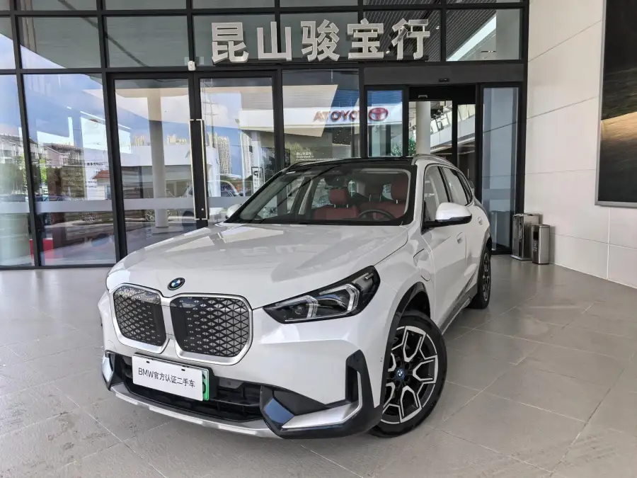 BMW iX1 xDrive30L X