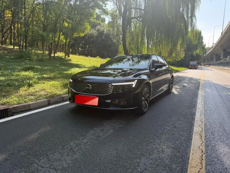 Volvo S90 B5 Luxury