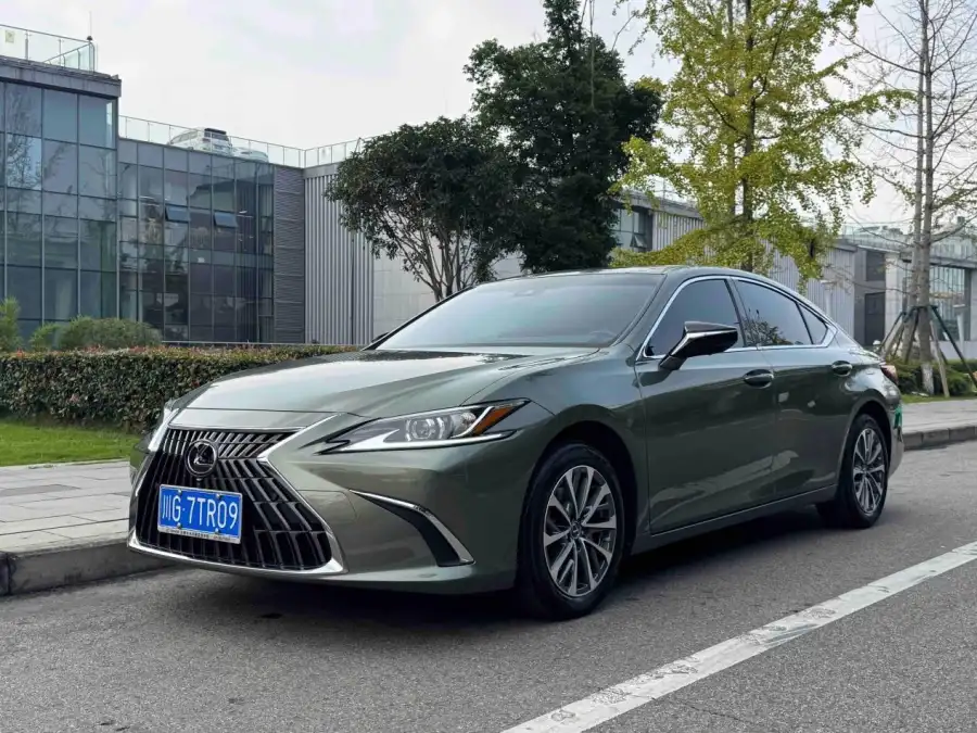 Lexus ES 200