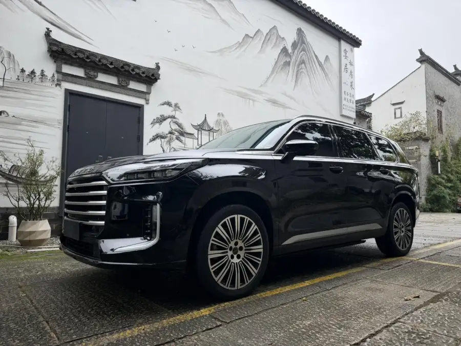 Exeed VX 2.0T 4WD - 6 мест