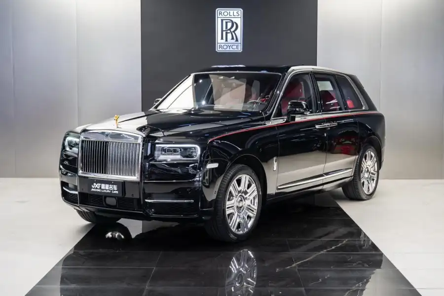 Rolls-Royce Cullinan 4 места