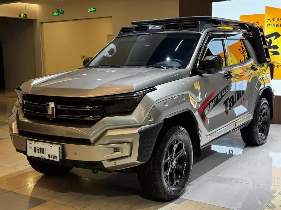 Tank 400 Hi4-T Off-road