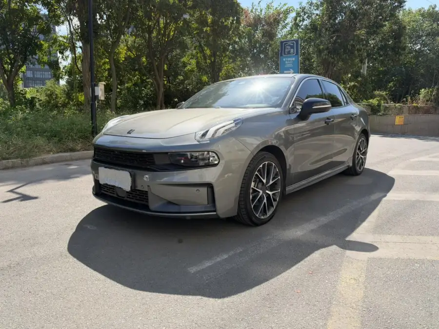 Lynk & Co 03 1.5TD DCT Plus