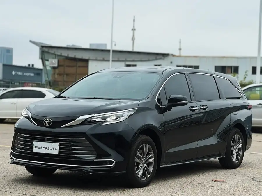 Toyota Sienna 2.5L 4WD Premium