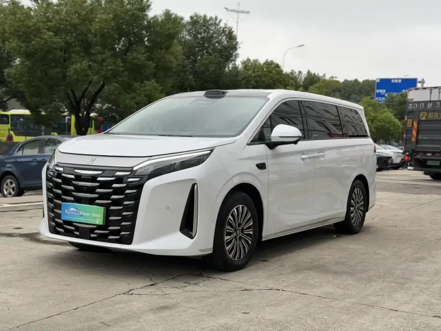 BYD Xia DM-i 218KM