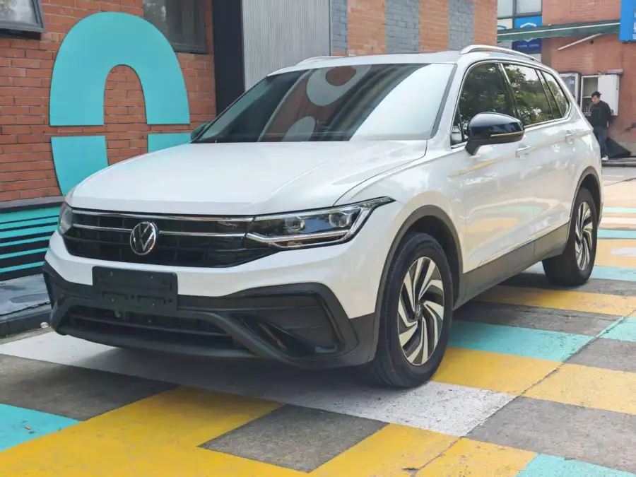 Volkswagen Tiguan L 300TSI 2WD