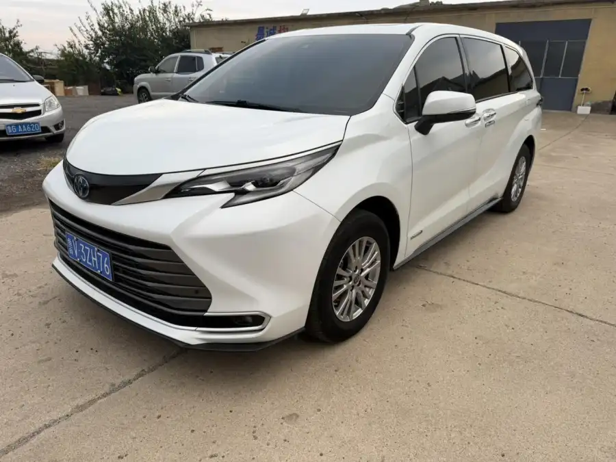 Toyota Sienna 2.5L Luxury