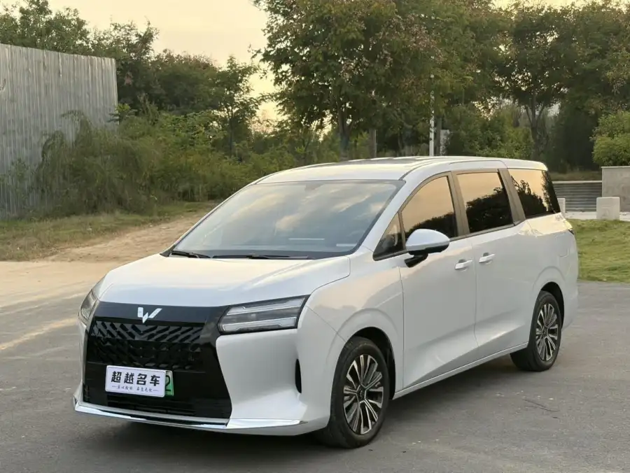 Wuling Starlight 730 PHEV 125km Luxury