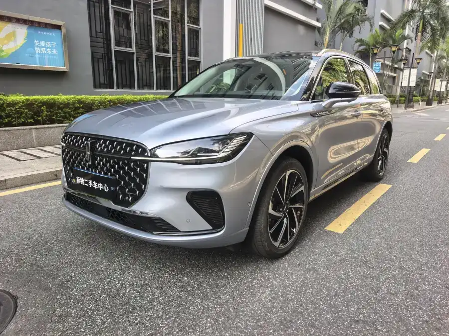 Lincoln Corsair 2.0T 4WD