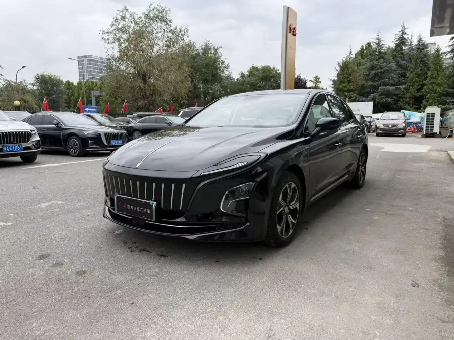 Hongqi E-QM5 5 мест