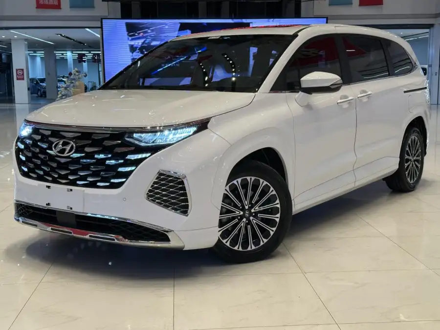 Hyundai Custo 270TGDi LUX Premium