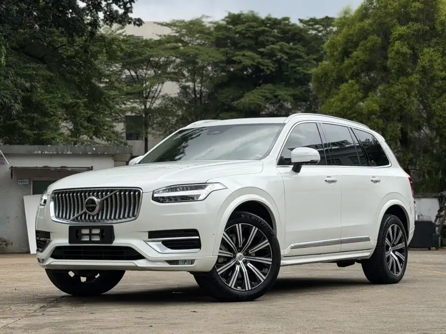 Volvo XC90 B6 Luxury 7 мест
