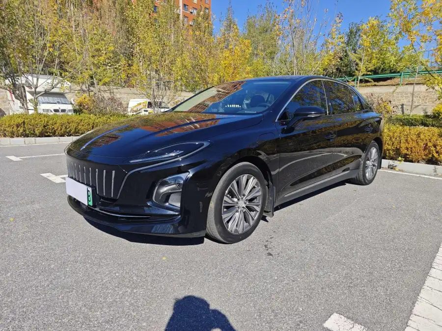 Hongqi E-QM5 431km 5 мест