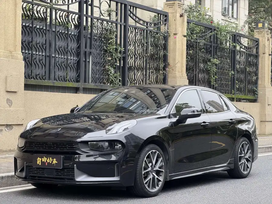 Lynk & Co 03 1.5TD DCT Pro