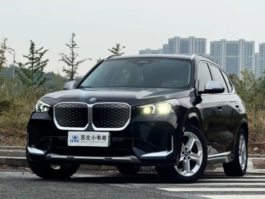 BMW iX1 eDrive25L M