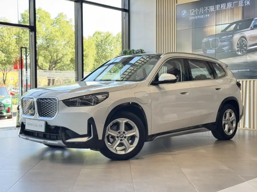 BMW iX1 eDrive25L X