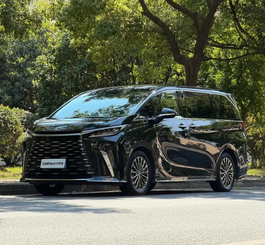 Lexus LM 350h E-Four 7 мест