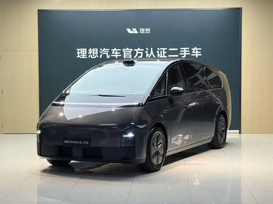 Li Auto MEGA Ultra