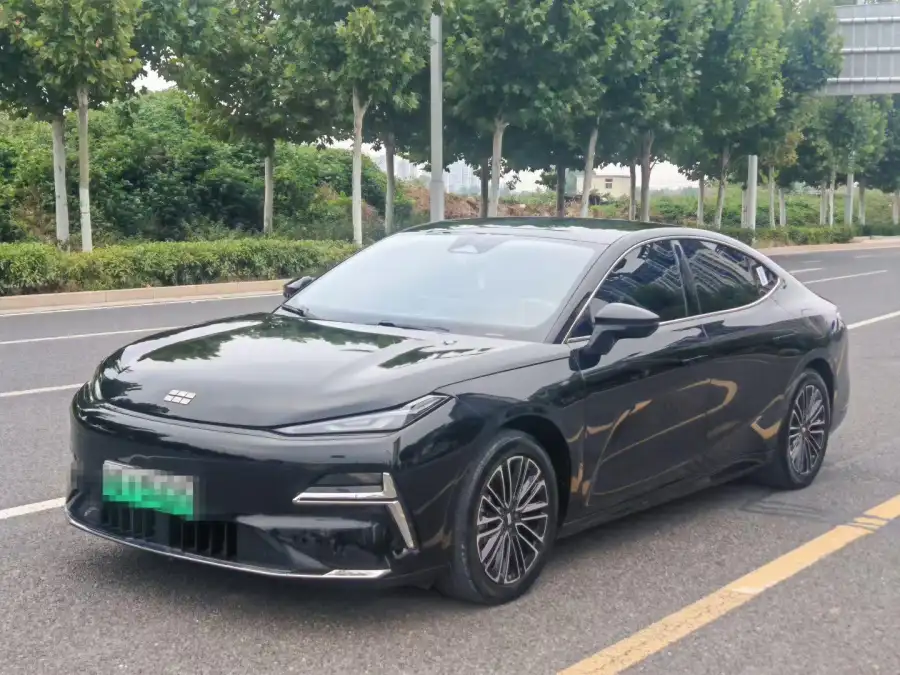 Geely Galaxy Starshine 8 PHEV 130km EM-i
