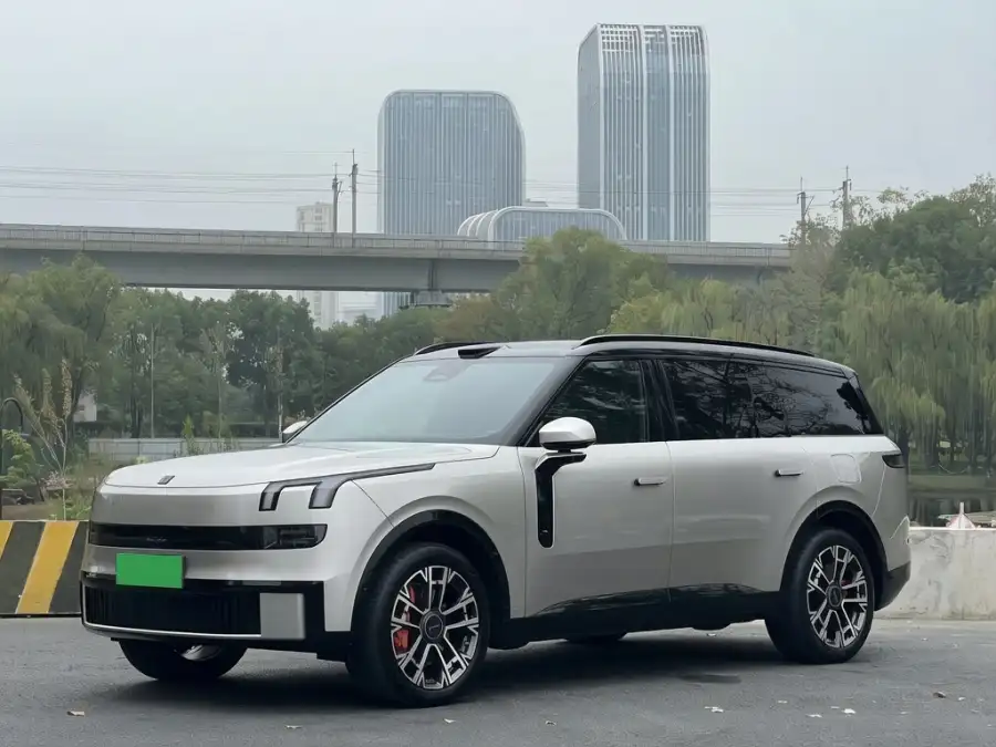 Lynk & Co 900 2.0T Ultra 6 мест