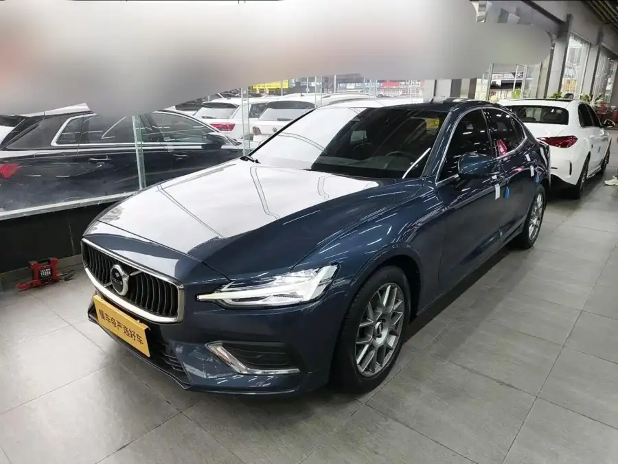 Volvo S60 B4 Luxury