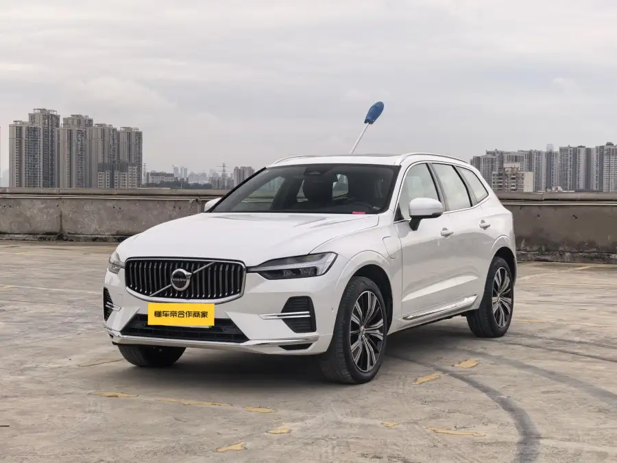 Volvo XC60 PHEV T8 4WD Luxury