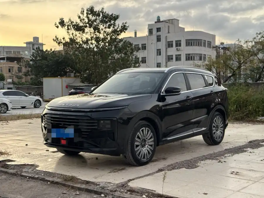 Jetour X70 Plus 1.5T 7DCT 5 мест