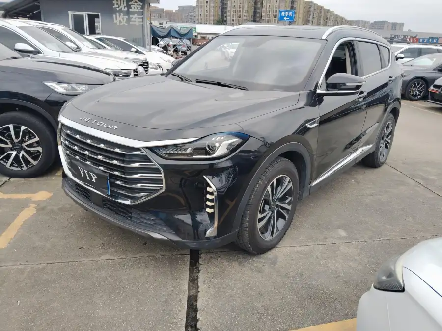 Jetour X70 Plus 1.6T DCT 7 мест