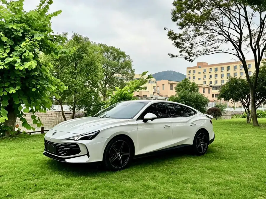 MG 7 2.0T Trophy+