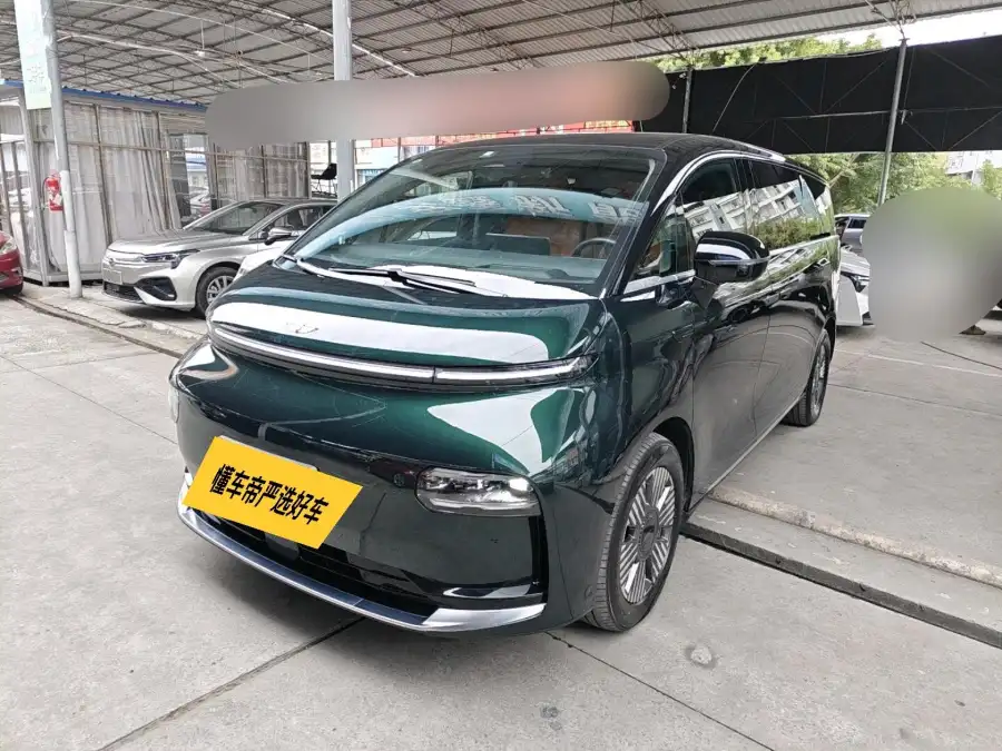 Geely Galaxy LEVC L380 140kWh 6 мест 4WD Ultra