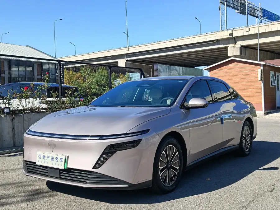 Nissan N6 180 Max+