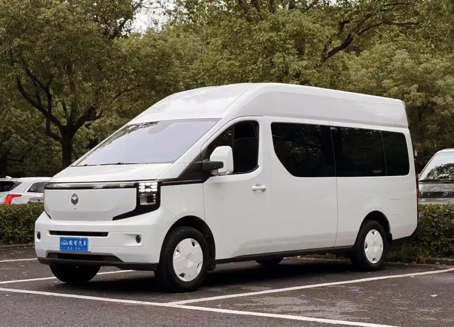 Changan Kaicene V919 53kWh 6 мест