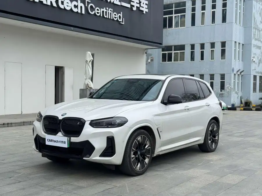 BMW iX3