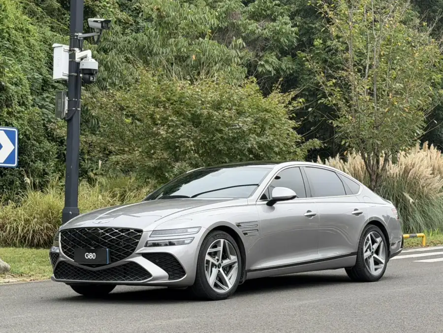 Genesis G80 2.5T 4WD Luxury