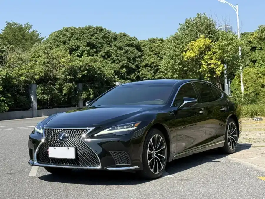 Lexus LS 500h Luxury