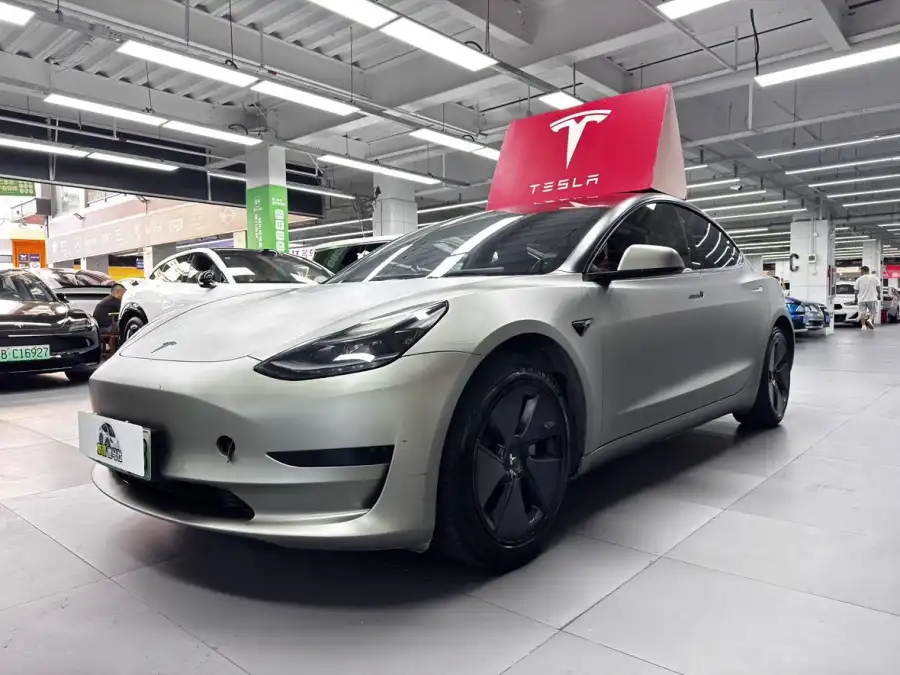 Tesla Model 3 RWD