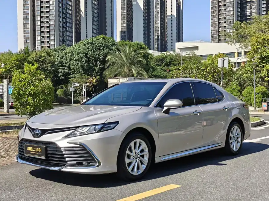 Toyota Camry 2.0G Luxury