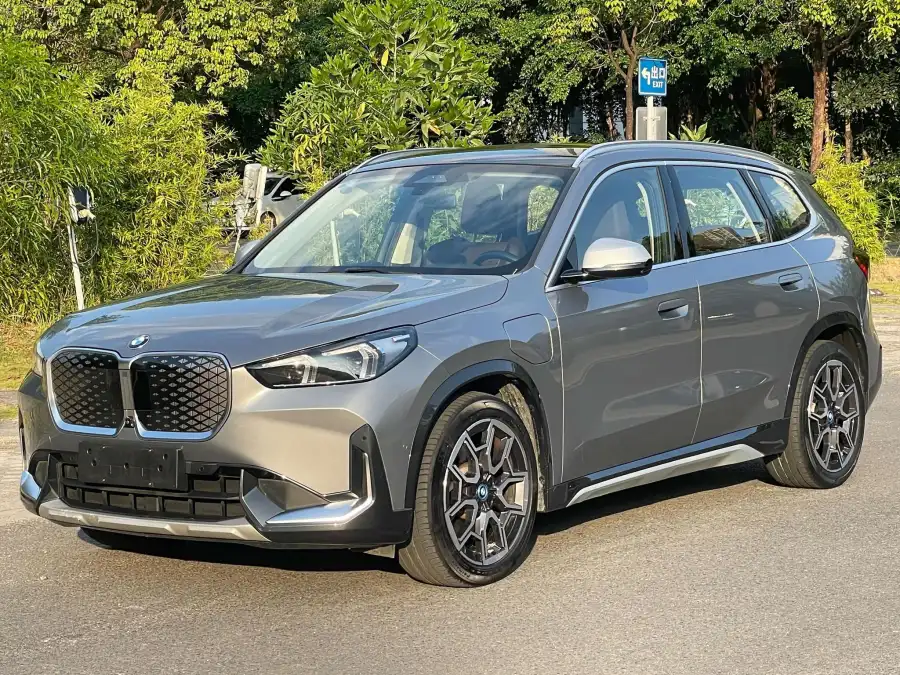 BMW iX1 xDrive30L X