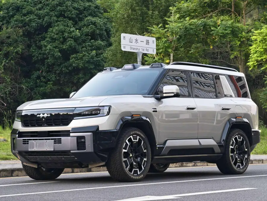 Fangchengbao Bao 8 Flagship 6 мест