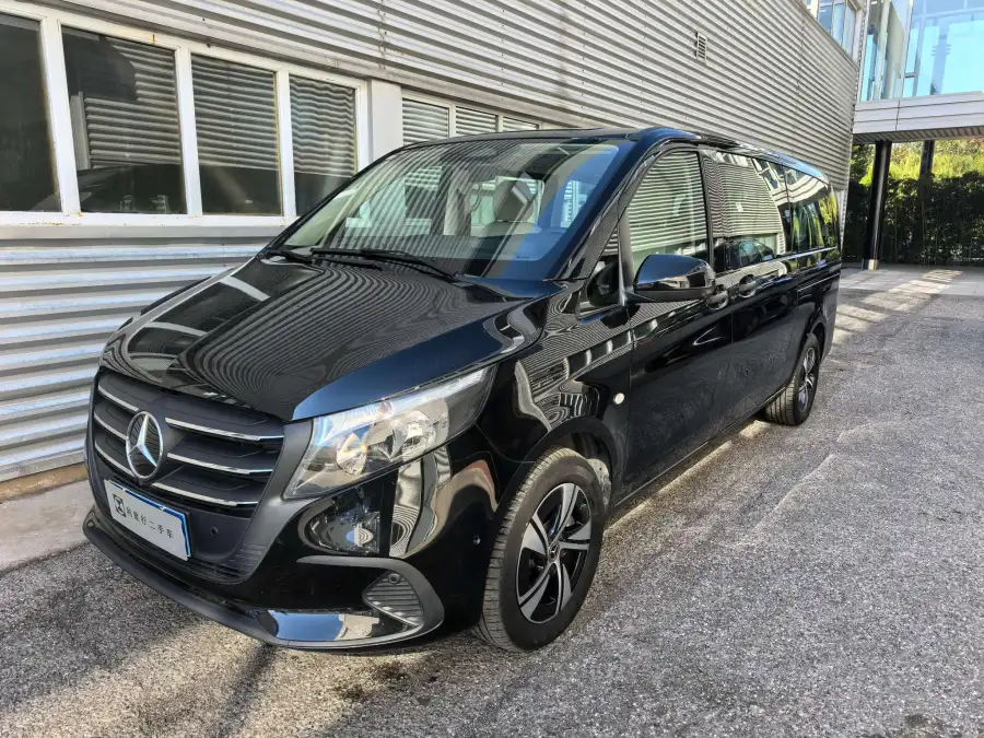 Mercedes-Benz Vito 2.0T 7 мест