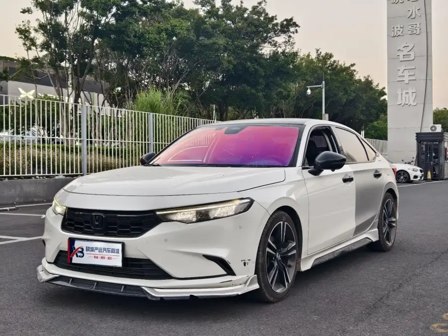 Honda Integra 240TURBO CVT · Luxury