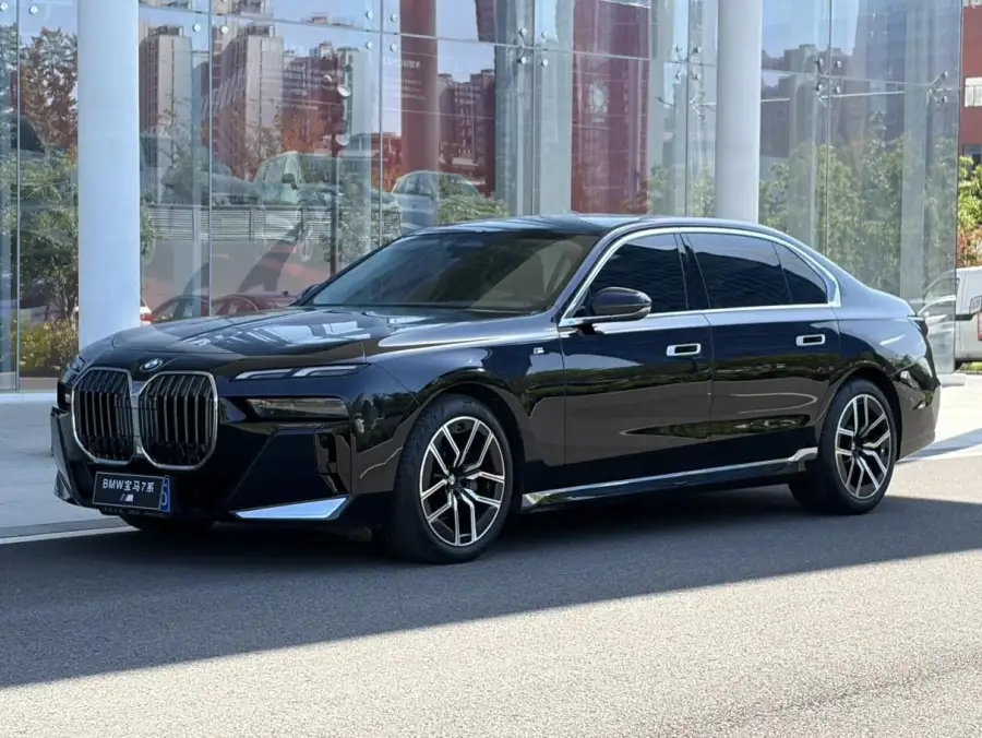 BMW 7 Series 735Li M