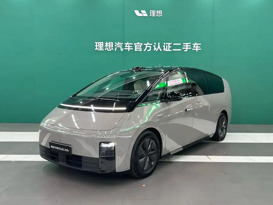 Li Auto MEGA Ultra