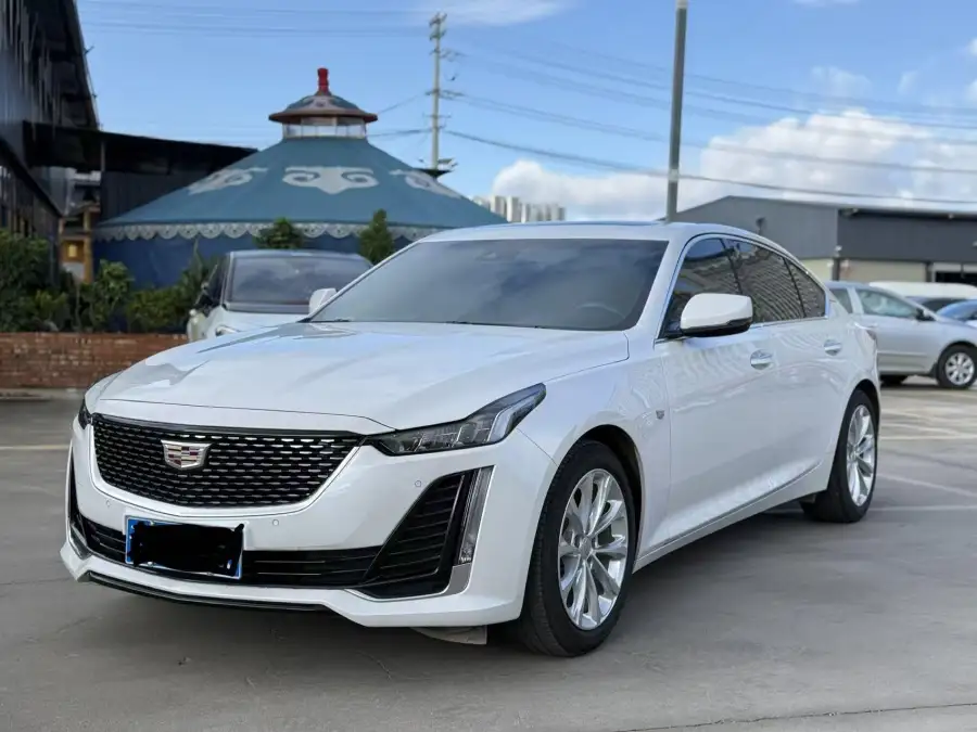 Cadillac CT5 28T Style