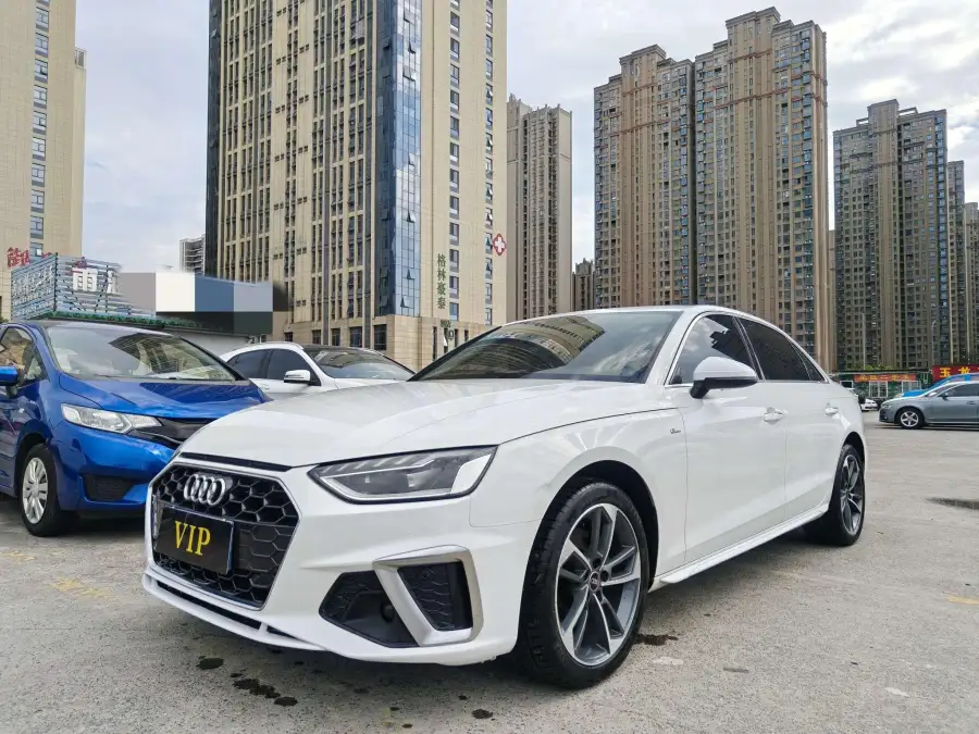 Audi A4L 40TFSI