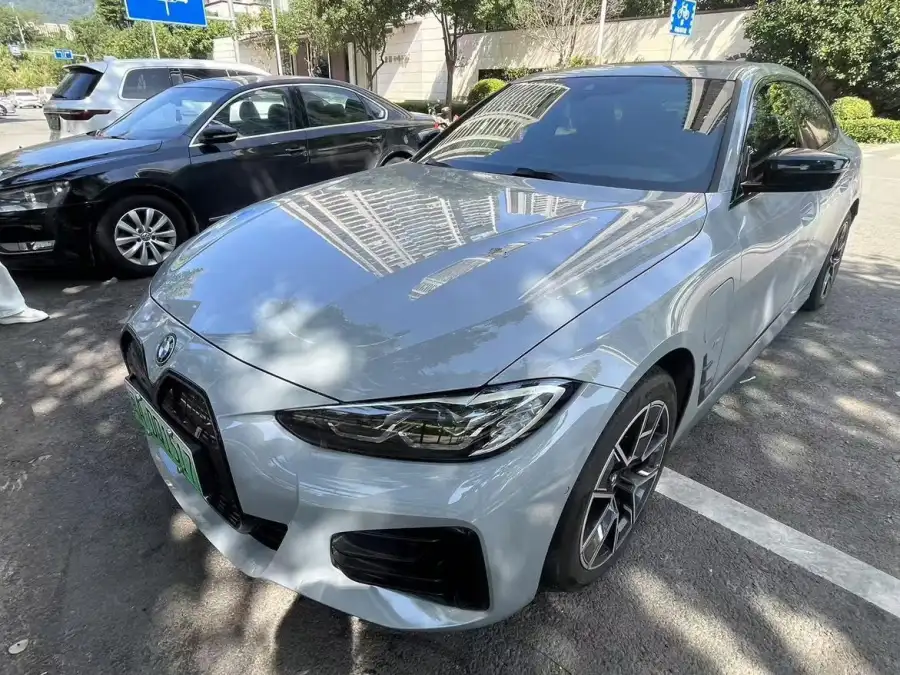 BMW i4 eDrive40
