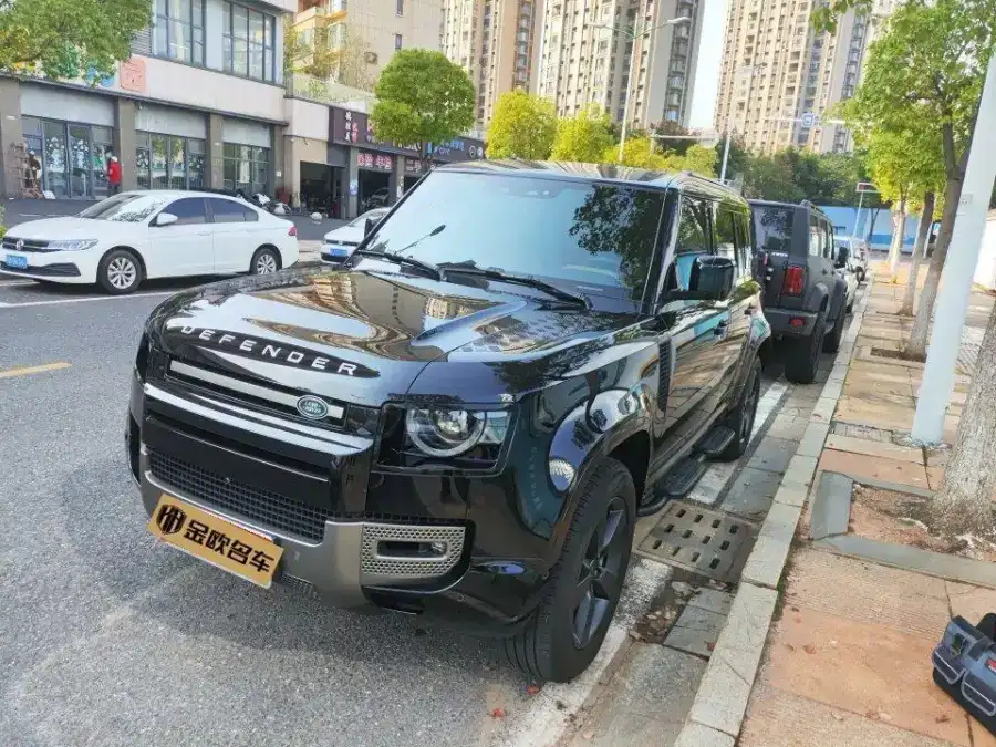 Land Rover Defender 110 3.0T P400 X-Dynamic HSE