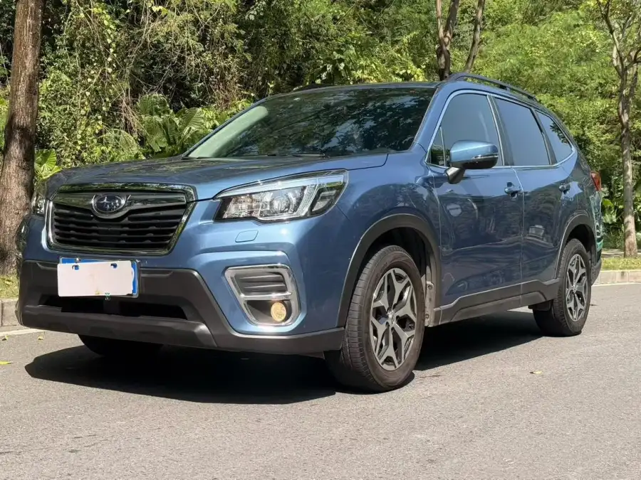 Subaru FORESTER 2.0i Luxury