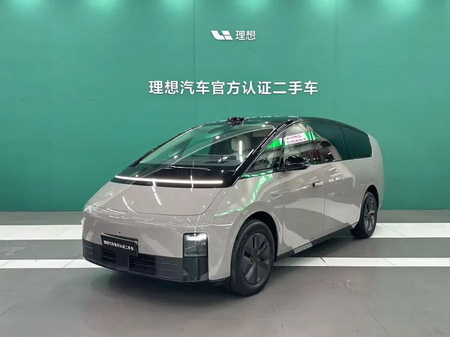 Li Auto MEGA Ultra