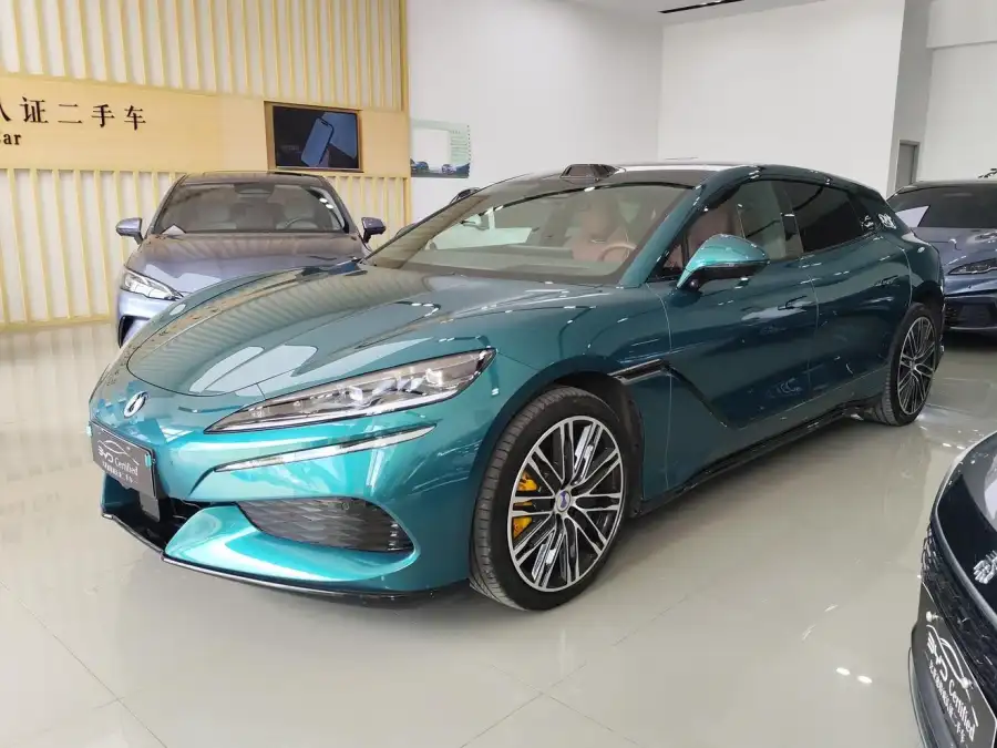 Denza Z9GT EV Flagship